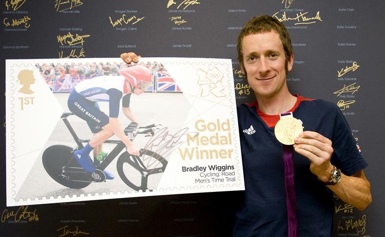 Gulddreng. Efter et sejrsrig sommer, kan Bradley Wiggins nu nyde sig selv i frimærke-format. 