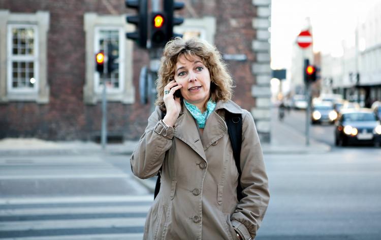 Elevtid. Børne- og undervisningsminister, Christine Antorini (S), vil give lærerne mere tid sammen med eleverne. Til gengæld skal forberedelsestiden afhænge af fag og erfaring, mener hun. 