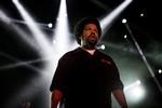 FILMSTJERNE. Ice Cube kunne fortælle, at der kommer en film om »verdens farligste gruppe«, legendariske N.W.A. Gangstarapperen fyrede løs i Skanderborg, men ramte mest sig selv i foden. 
