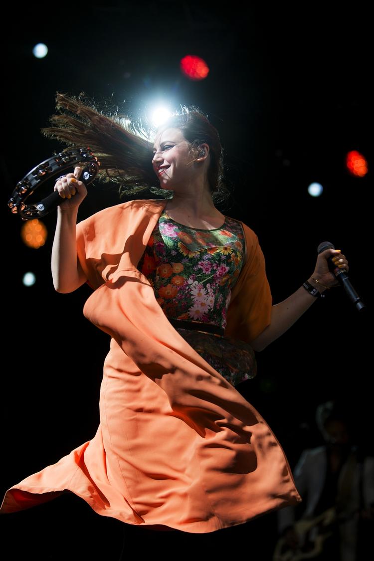 Fallulah pustede liv i en ellers lidt udslukt festival søndag eftermiddag. 