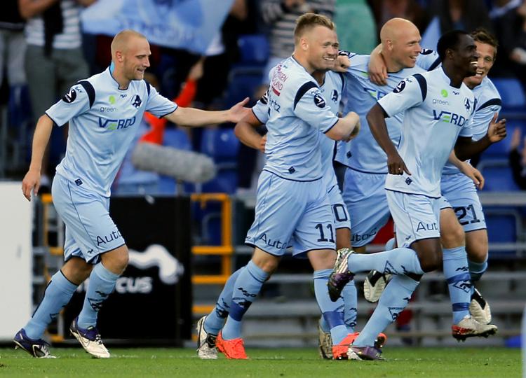 Mål. Jubel efter Randers FC scorer mod i kampen mod Esbjerg. 