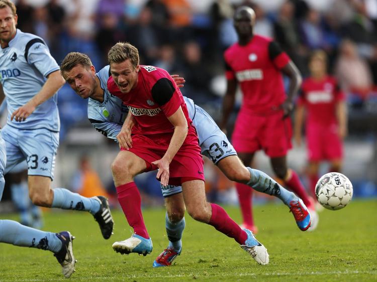 Udvisning. Det er »helt utilgiveligt«, at Kian Hansen fik rødt kort i dagens Superliga-kamp. 
