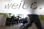 succes. Sina Weibo blev oprettet i 2009 for at tage konkurrencen op med Twitter, som Kina har bandlyst. 