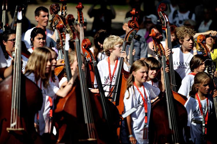 BAS. Gårsdagens gruppekoncert i Tivoli markerede åbningen af biennalen og var samtidig et forsøg på at komme i Guinness Rekordbog.