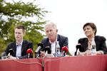 Baglandsmøder. Villy Søvndal vil bruge den kommende tid på at møde bagland og vælgere og forklare, hvilken rolle SF skal spille i regeringen. Han indrømmer, at den nuværende situation er svær. 