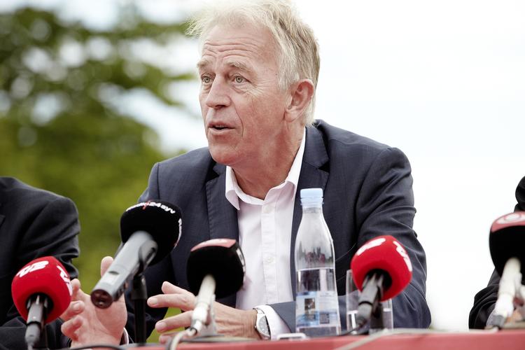 Udmeldinger. Med partiformand Villy Søvndal i spidsen holdt SF i dag sit sommergruppemøde. 