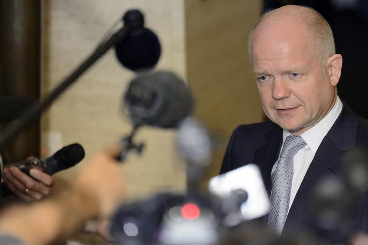 UDLEVERING. Ecuador afviste i dag at udlevere Julian Assange. Den britiske udenrigsminister afviser til gengæld at Assange kommer til Ecuador. 