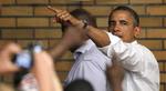 Kampagne. Barack Obama er travlt optaget af valgkampen, men måske bliver han indhentet af fortiden. 