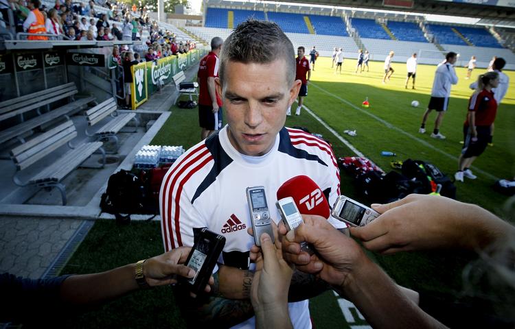 Fokus. Daniel Agger er nok Danmarks mest ombejlede sportsstjerne i øjeblikket. 