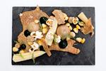 majstrio. Tre slags majs – heraf en poppet – følger fois gras-cremen og det salte kyllingeskind. 