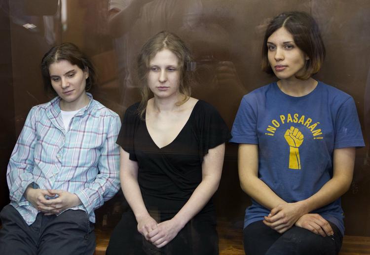 dømt. De tre medlemmer af det russiske punkband Pussy Riot er i dag blevet kendt skyldige i hooliganisme. 