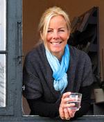 Sjus. Det er ikke tequila, men vand fra Helenekilde ved Tisvildeleje, Birgitte Bergman fra VisitNordsjælland drikker. Det forsikrer hun Djævlens Advokat om. 