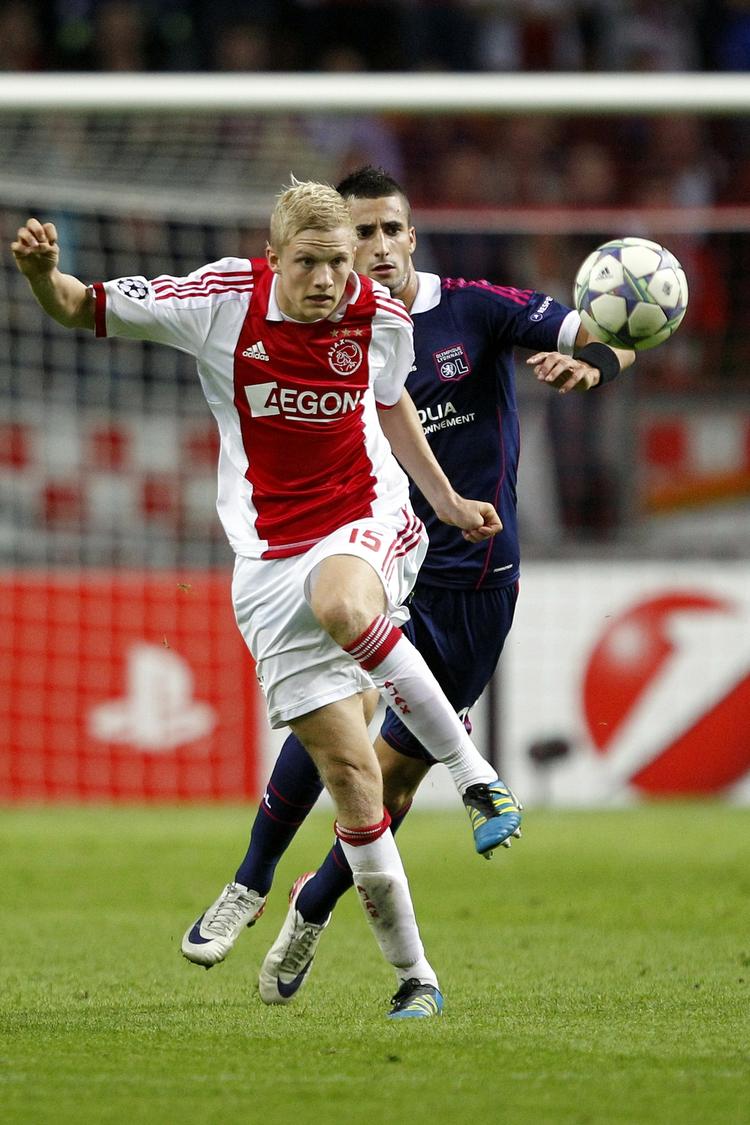 tilbage. Nicolai Boilesen nåede at vise store kvaliteter som venstre back, inden han blev stoppet af en skade for Ajax. 