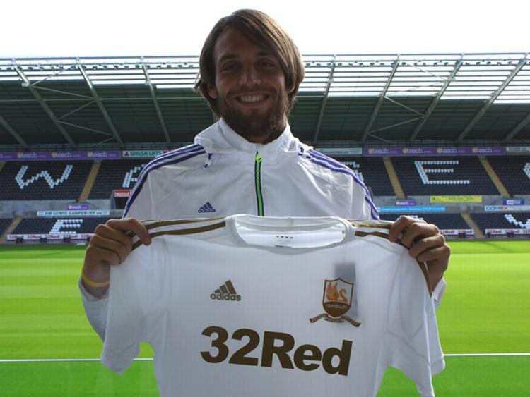 MÅLFARLIG. Midtbanespilleren Michu scorede sidste sæson 15 mål for Rayo Vallecano. Nu skal han scorer for Swansea. 