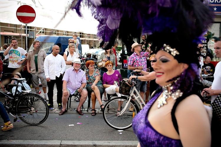 Optage. De 15.000 parade-deltagere kunne glæde sig over tilskuere langs ruten. 