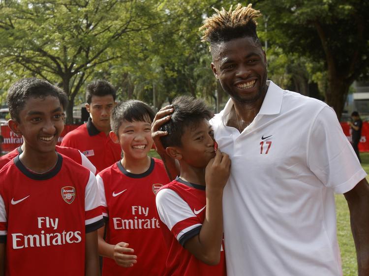 Klubskifte. Arsenal og FC Barcelona er blevet enige om en pris for midtbanemanden Alex Song. 
