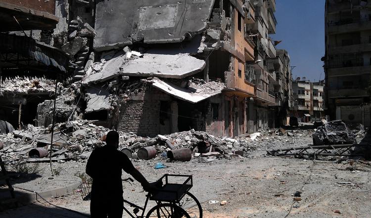 Syrien. Carsten Bryrup har siden juli været stationeret i Homs. Før da havde han base i Hama 40 kilometer væk. Billedet er taget 11. august i år i Homs-bydelen Kaldiyeh. 