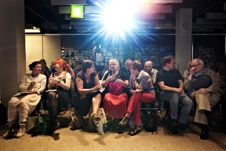 Talentjagt. 50 håbefulde forfatteraspiranter til møde om selvudgivelser på Københavns Hovedbibliotek. 