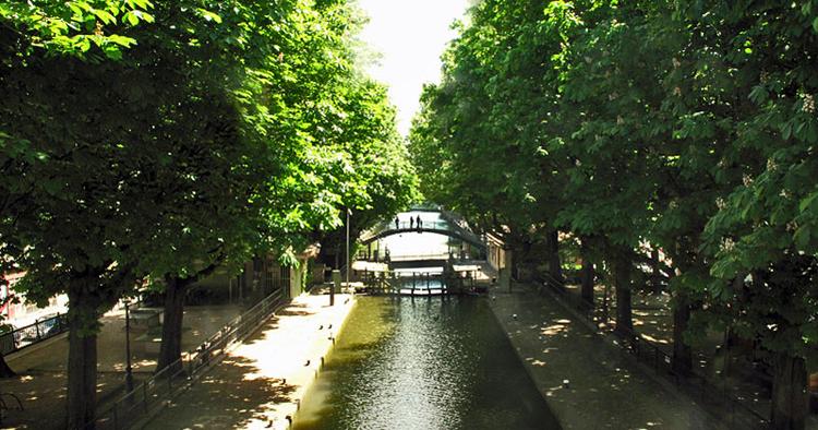 VANDLØB. Canal Saint Martin løber gennem det 10. arrondissement. 