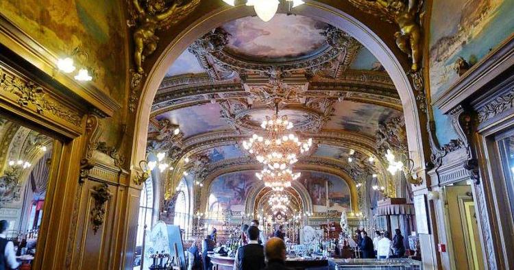 Stilfuldt. Træd ind i restauranten Le Train Bleu i Paris og føl, at du går 100 år tilbage i tiden. PR-foto 
