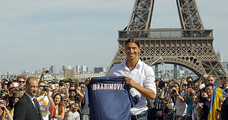 fodboldhelt. Svenske Zlatan Ibrahimovic formår at trække flere svenske turister til Paris. 