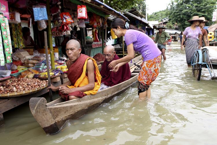 SKIFT. Myanmar gennemgår i disse år en stor forandringsproces. I dag tog regeringen endnu et skridt og stoppede for censur. 