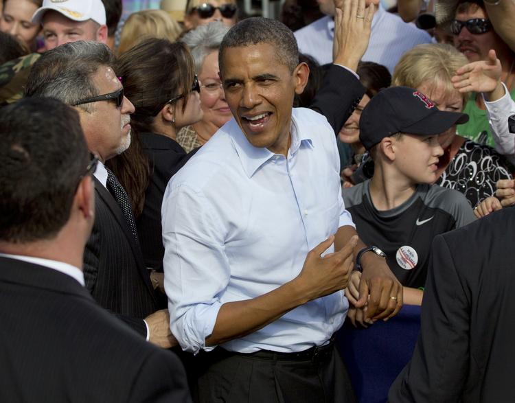abortdebat. Præsident Barack Obama lægger tydeligt afstand til republikaneren Todd Akins udtalelser om abort. I et interview forleden udtalte Akin blandt andet, at kvinders krop »lukker ned« i forbindelse med »egentlig voldtægt«, hvorfor graviditet som følge af avoldtægt kun optræder yderst sjældent. 