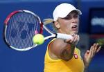 VIDERE. Caroline Wozniacki havde ikke de store problemer i sin første kamp i New Haven mod Ekaterina Makarova. 