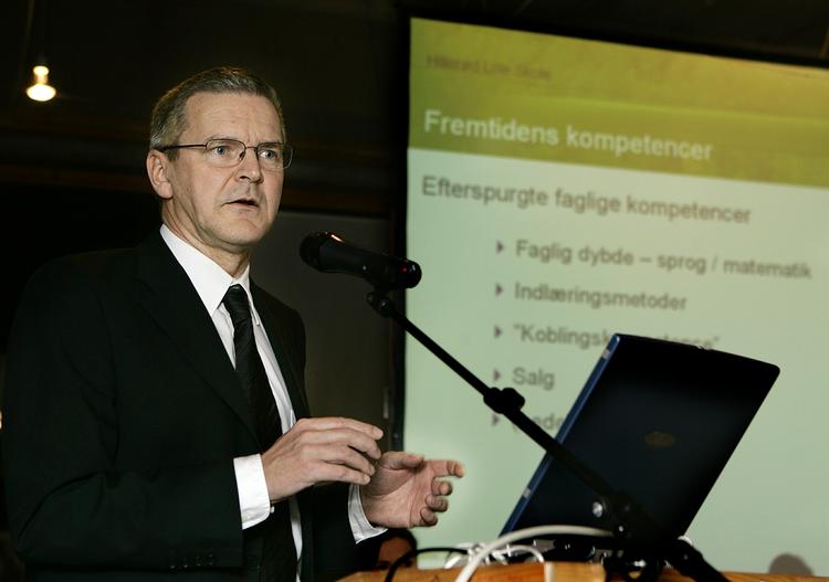 udfordrende. Lars Rohde vil ikke gå i detaljer med, hvordan han ser på udfordringerne til dansk økonomi, men siger, at den økonomiske politik befinder sig »i et ikke-kortlagt land«. 