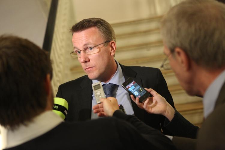 samråd. Morten Bødskov (S) er blevet kaldt i samråd efter gårsdagens angreb på skadestuen i  Odense, som har mødt stor politisk fordømmelse. 