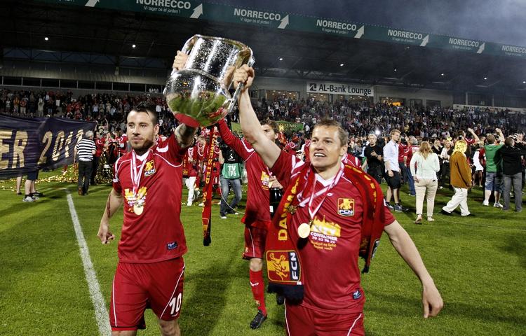 KVALIFICERET. Med DM-trofæet fulgte sidste sæson en plads i Champions League for Mikkel Beckmann og Nicolai Stokholm. 