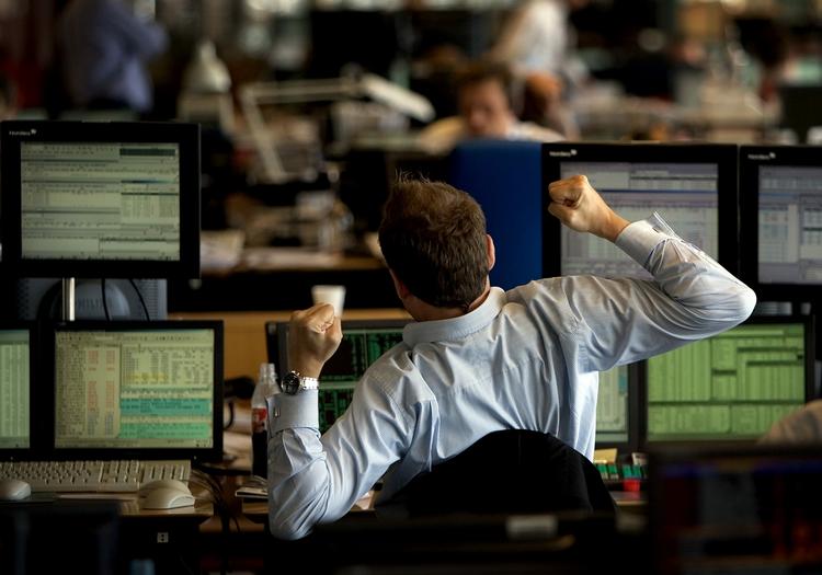 Opad. Det var ikke til at vide, at danske aktier ville gå så meget frem i år - derfor har mange private investorer solgt aktierne 
