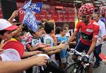 styrt. Alejandro Valverde og det halve af Moviestar-holdet var involveret i et styrt, der endte med at koste spanieren førertrøjen. 