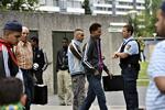 Politiopbud. Stemningen er spændt i Odense-bydelen Vollsmose efter at en mand i aftes blev ramt af skud i forbindelse med en muslimsk eid-fest. 