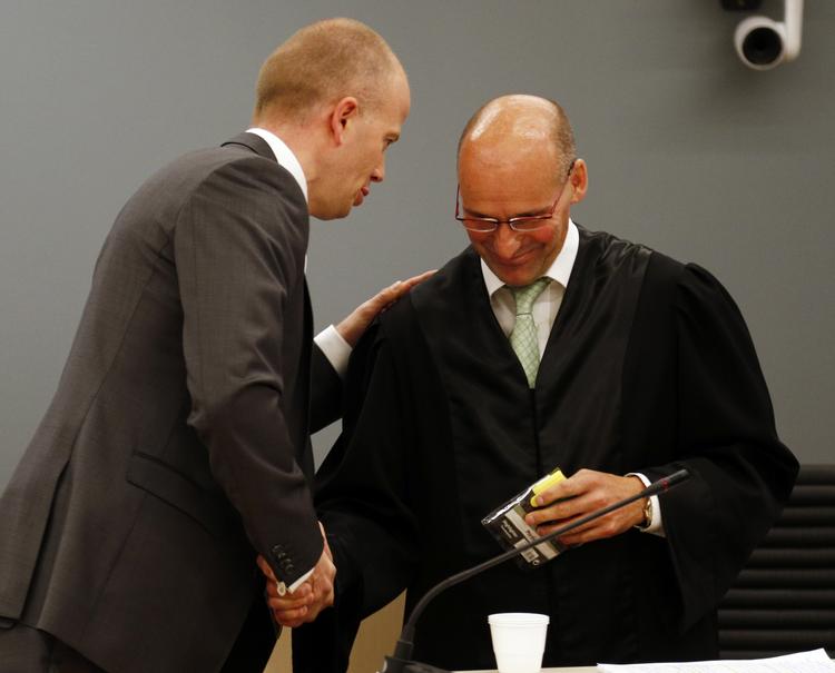 Retssag. Anklager Svein Holden til venstre og forsvarsadvokat Geir Lippestad under et retsmøde i Tingretten i Oslo. 