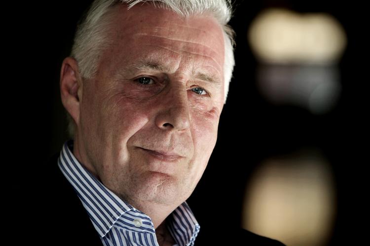 Lovligt. Ifølge transportminister, Henrik Dam Kristensen, er det ikke ulovligt, at Postdanmark nægtede at omdele post til Vejlegården, som eksperter ellers tidligere har sagt. 