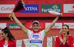 Sejr. En glad John Degenkolb mellem spanske señoritas. 