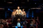 Hot stuff. Skuespilleren Channing Tatum har en fortid som mandestripper, og det kommer ham til gode i den fine præstation som performeren 'Magic' Mike, hvis karriere inden for olieret nøgendans lakker mod enden. Foto: Warner Brothers. 