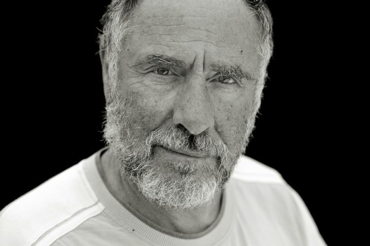 omskæringer. Overrabbiner Bent Lexner glæder sig over, at regeringen nu tager initiativ til at få undersøgt forholdene omkring omskæringer i Danmark. 