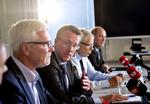 HASTEMØDE. Vollsmose-situationen blev drøftet mellem borgmester Anker Boye (S), justitsminister Morten Bødskov (S), politidirektør Poul Løhde og boligminister Carsten Hansen (S). Også socialminister Karen Hækkerup (S) - som ikke er med på billedet - deltog. 