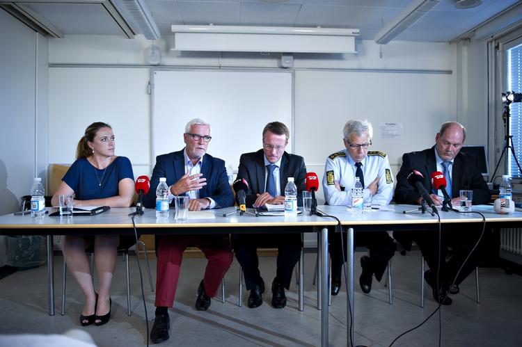 Hastemøde. Tre ministre var i dag rejst til Odense for at diskutere situationen i Vollsmose med politiet. 