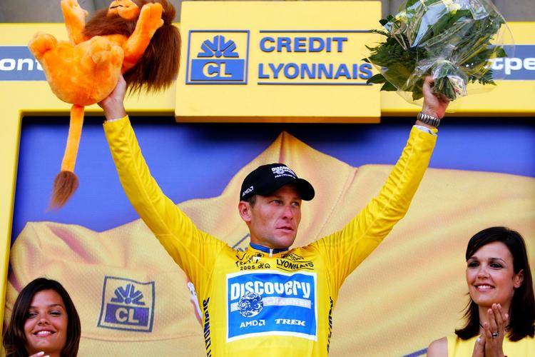 STORVINDER. Den amerikanske cykelrytter har skovlet cykelsejre ind. Her ses han på sejrspodiet efter at have vundet Tour de France i 2005. 