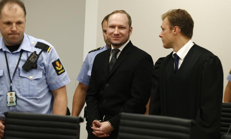 Dommen over Anders Behring Breivik overrasker retsspykiater Henning Værøy, som nu forventer omstruktureringer i Norges Retspsykiatriske Kommission. 