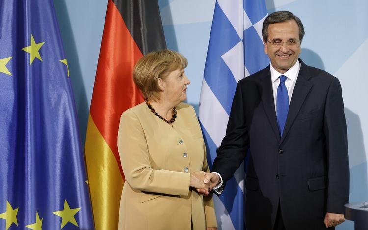 møde. Grækenlands regeringsleder Antonis Samaras er i dag på besøg hos sin tyske kollega, Angela Merkel, for at drøfte Grækenlands økonomiske situation. 