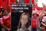 symbol. Rachel Corrie protesterede mod Israels nedrivning af huse i Gaza i 2003, da hun blev kørt over og knust af en bulldozer. Siden er hun blevet et af symbolerne på den palæstinensiske opstand. 