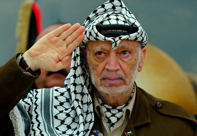 Giftmord. Det palæstinensiske selvstyres præsident Mahmoud Abbas har givet tilladelse til at grave resterne af PLO-lederen Yassir Arafat op, syv år efter at han døde. 