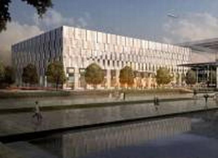 På vej. Flere steder ser den nye Brandenburg-lufthavn i Berlin ganske færdig ud. Datoen for indvielsen ventes dog først at blive fastsat på et møde i Berlin 14. september. 