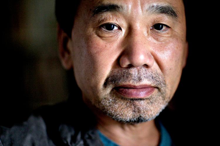 Mester Murakami. Alt kan lade sig gøre i en roman - og kærligheden findes, hvis man tror på den, er det glade budskab fra Haruki Murakami i det afsluttende bind af trilogien '1Q84'. Mørkt og mystisk og  besynderligt opmuntrende. 