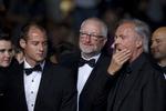 Film.  »Jeg stopper ikke før den sprøjte er smadret«, har Peter Aalbæk Jensen sagt om Filmmagasinet Ekko. 