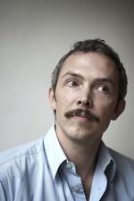 Farvel til Danmark. Mark  Sladen tager sin afsked med tilfredshed over det kunstneriske program for  kunsthallen. 